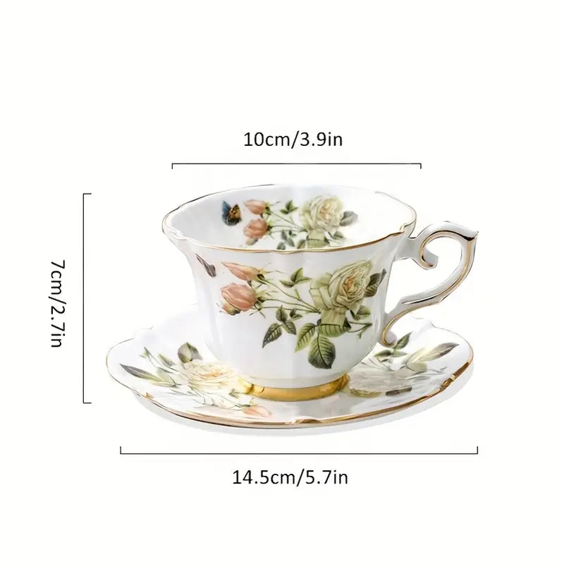 Élégance Classique – Tasse à Café et Soucoupe en Porcelaine d’Os | Motif Floral