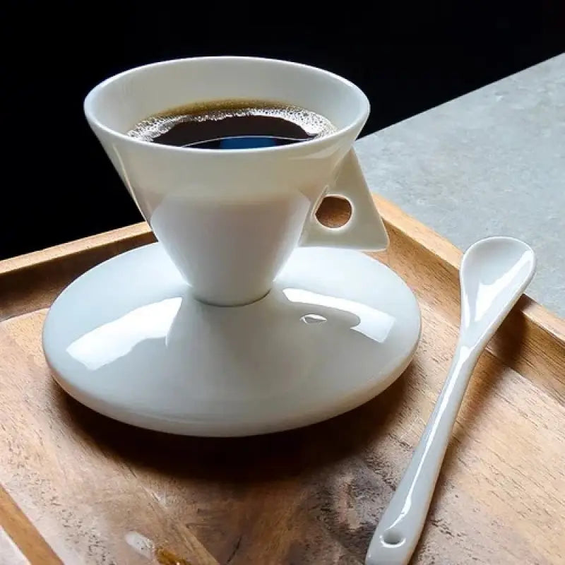 Ensemble de Tasses et Soucoupes en Porcelaine d'Os
