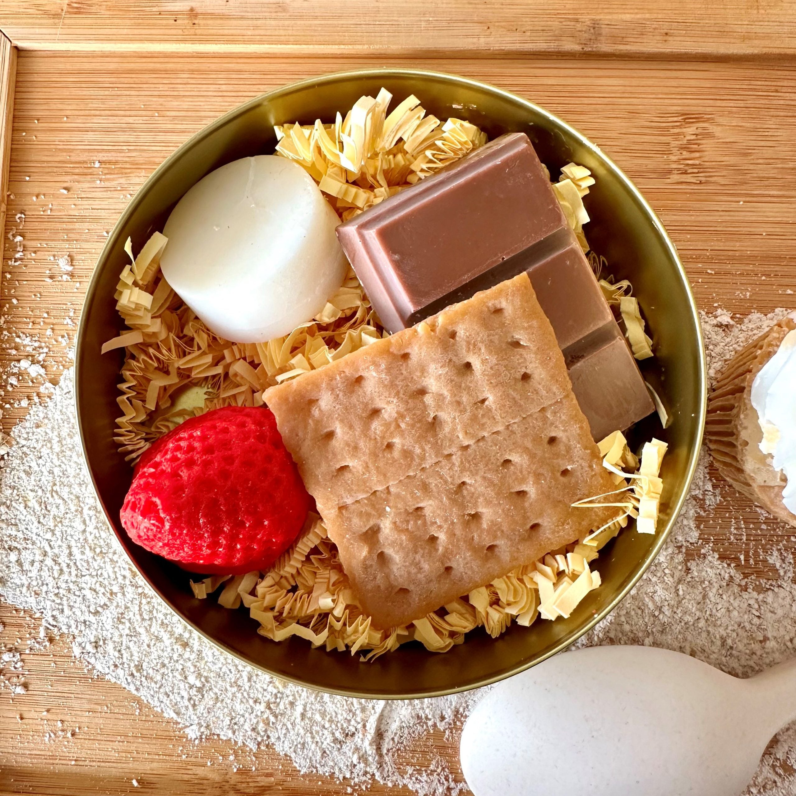 Creamy wax large pot and its small spoon 160 g Madeleine - Gourmet candle