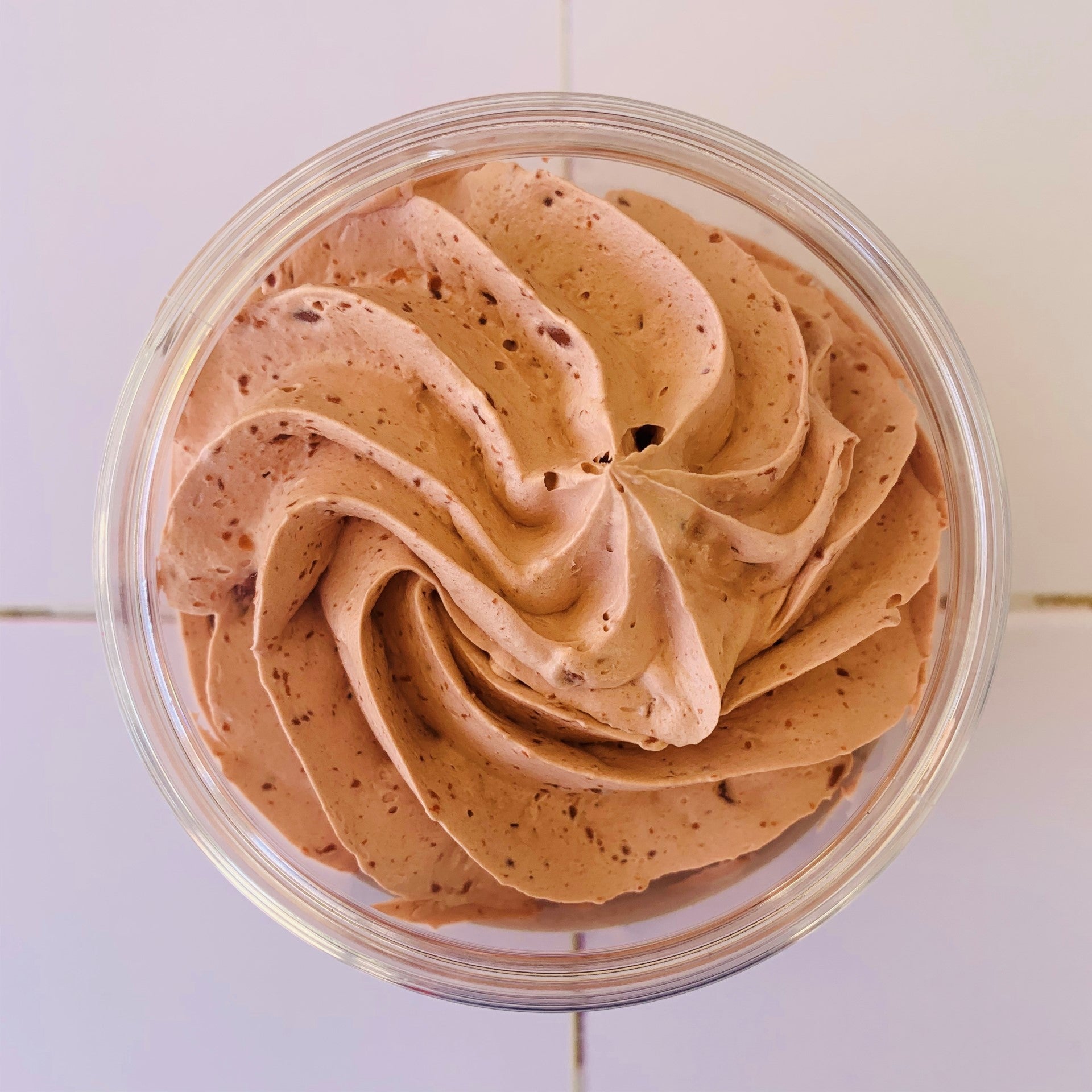 Exfoliating shower and bath cream with apricot kernel powder 100 Viennoiserie - Savonnerie de bornes