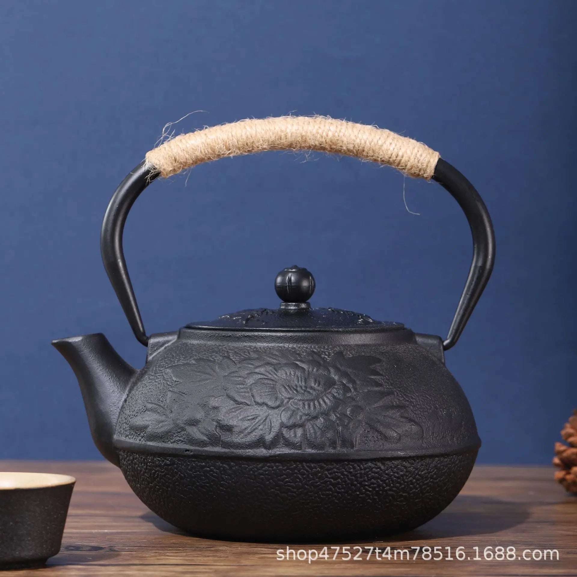 Retro Cast Iron Teapot - The Elegance of Tradition