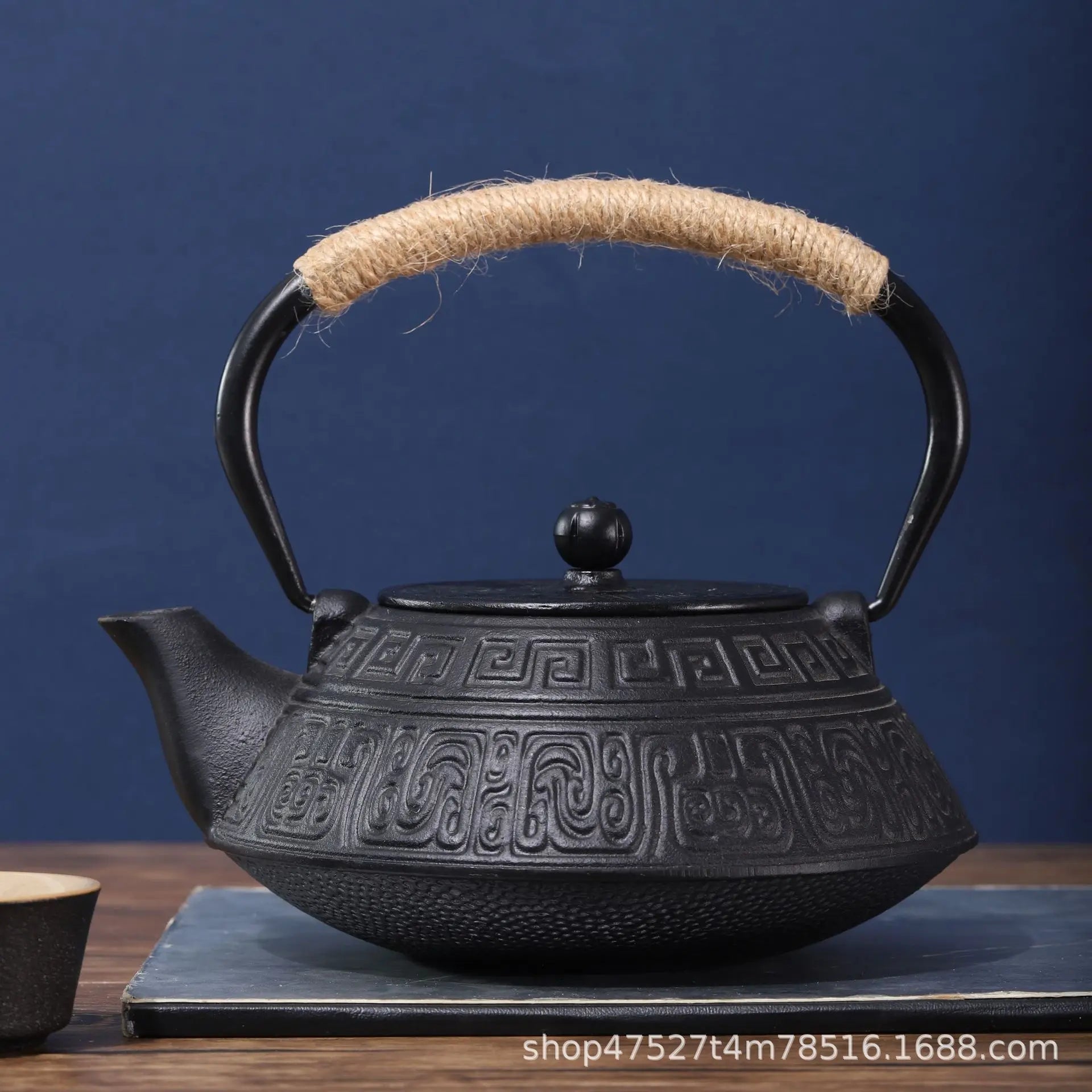 Retro Cast Iron Teapot - The Elegance of Tradition
