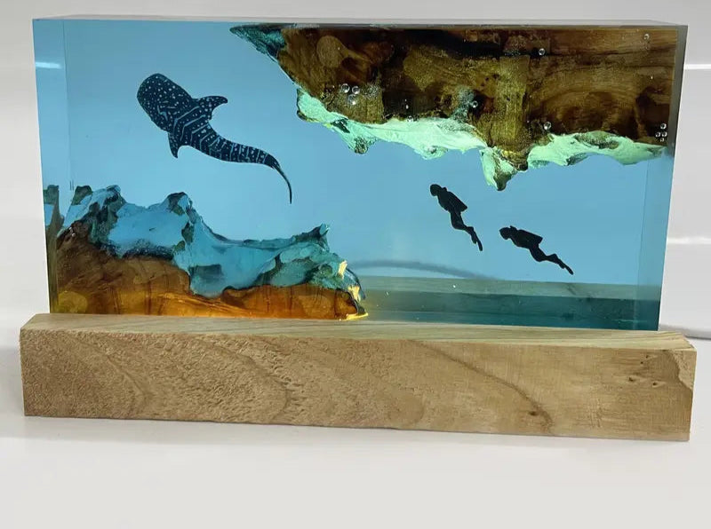 Lampe Baleine en Résine - L’Éveil de la Lumière Marine