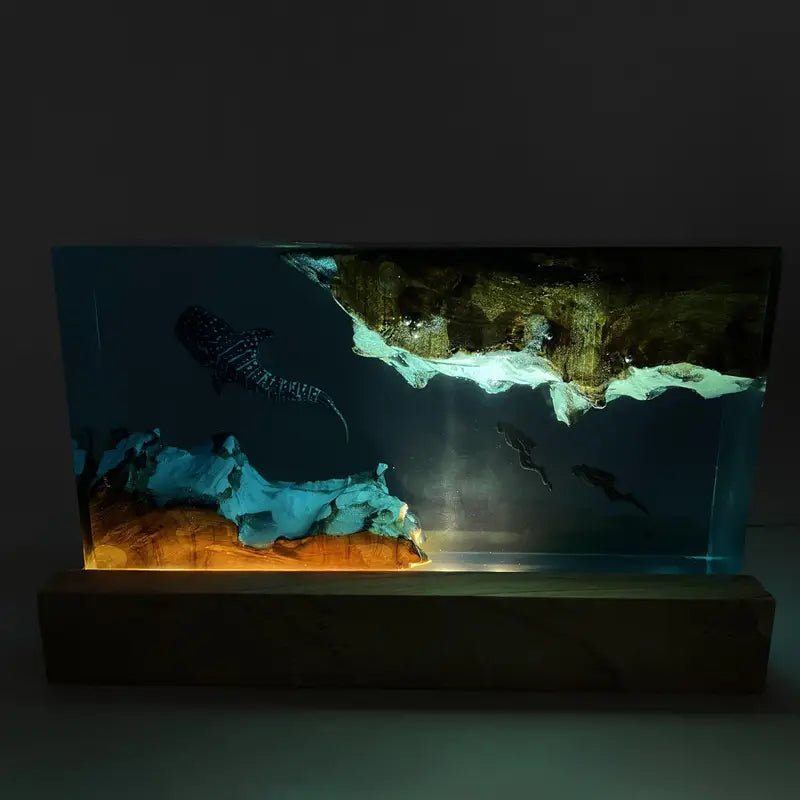 Lampe Baleine en Résine - L’Éveil de la Lumière Marine