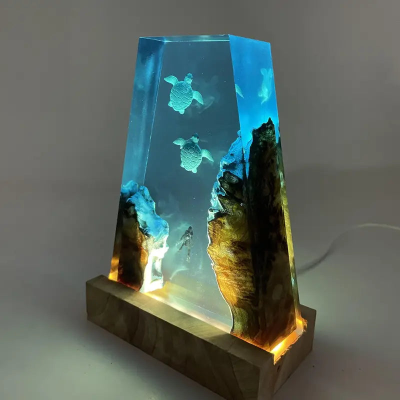 Lampe Tortue en Résine – Une œuvre lumineuse, sculptée par la mer