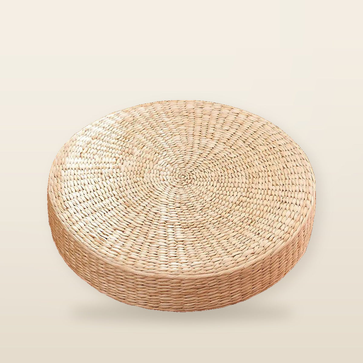 Rundes Kissen im japanischen Stil aus Naturstroh – Eleganz und Ruhe