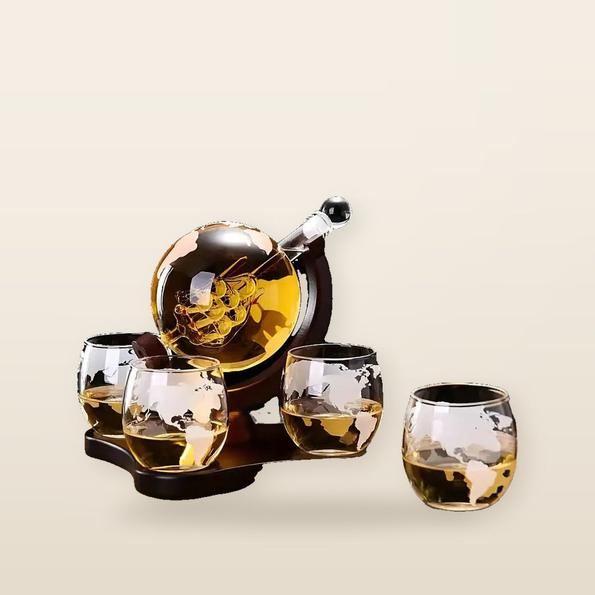 Ensemble de Carafe Globe avec 4 Verres Gravés