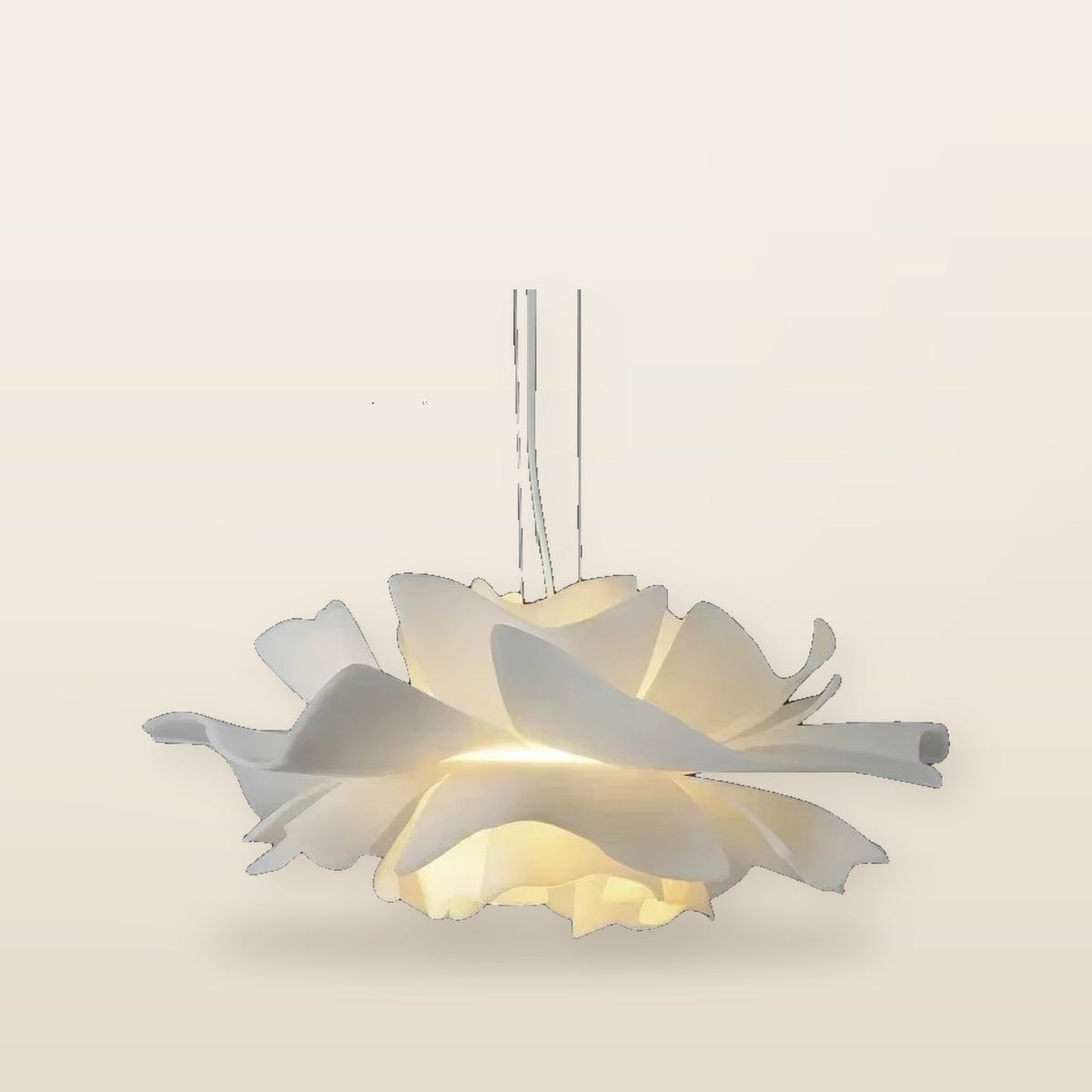 Lustre Moderne en Acrylique Crème – Éclosion Florale Lumineuse