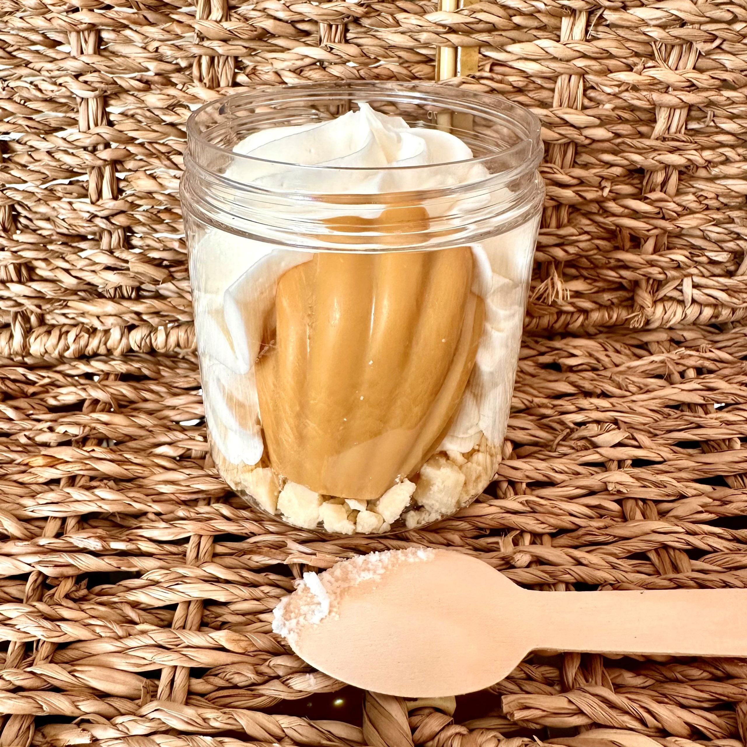 Creamy wax large pot and its small spoon 160 g Madeleine - Gourmet candle